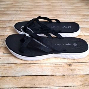 Sage + Simple Women's Black Lightweight Strappy Flip Flop Sandals Sz 7